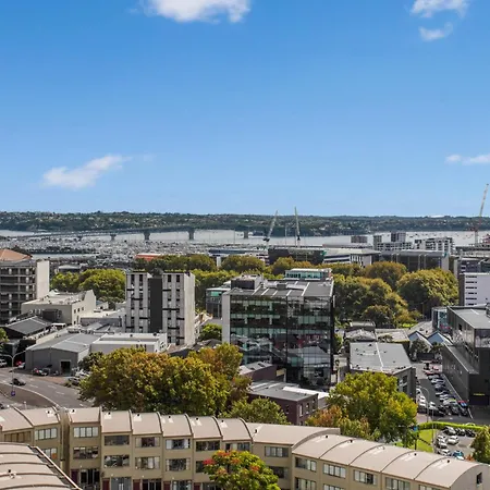 Skyline Serenade Apt With Skycity View And Parking Auckland Exterior photo