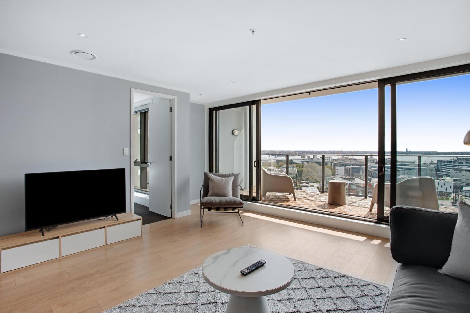 Apartment Skyline Serenade With Skycity View And Parking Auckland