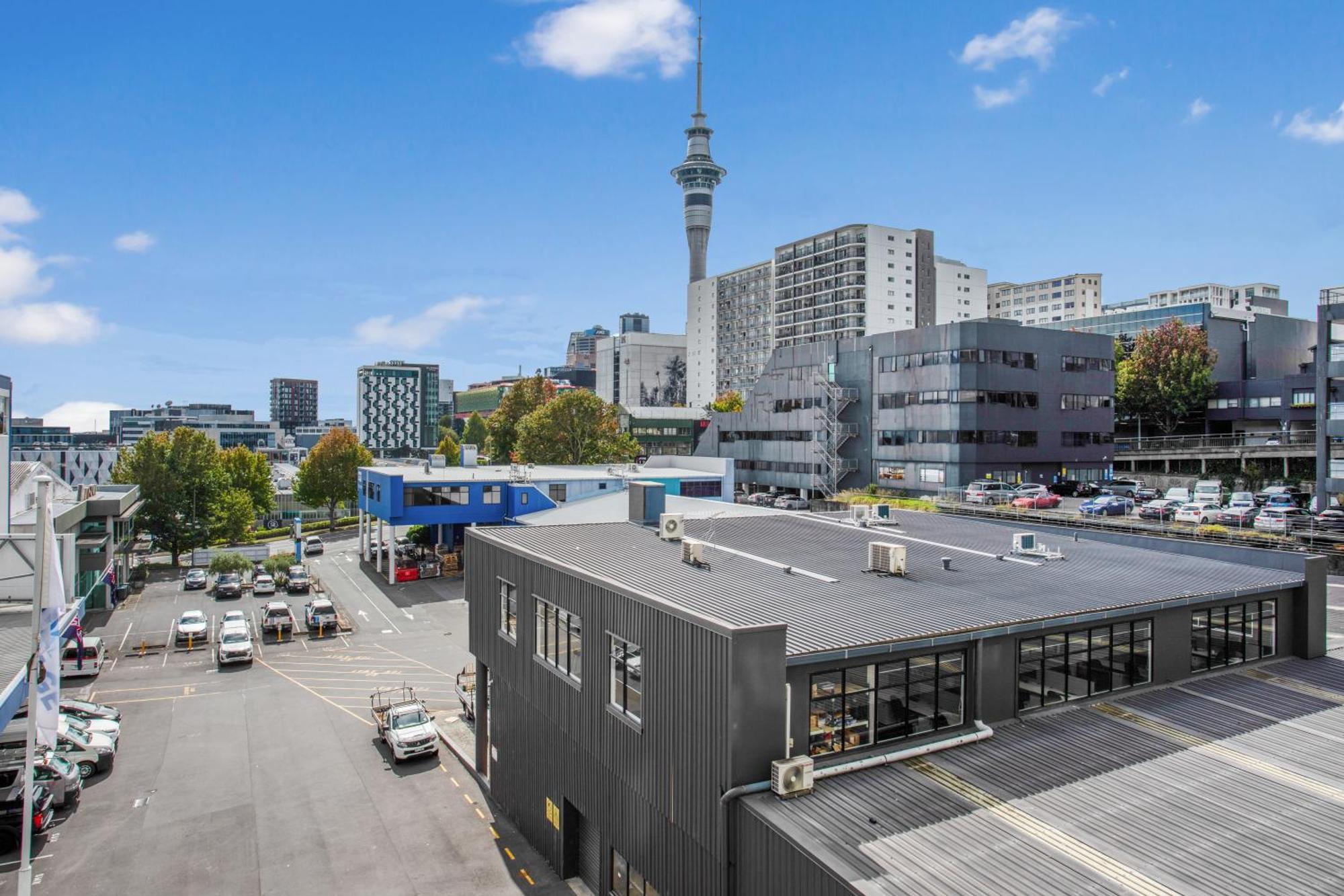 Apartment Skyline Serenade With Skycity View And Parking