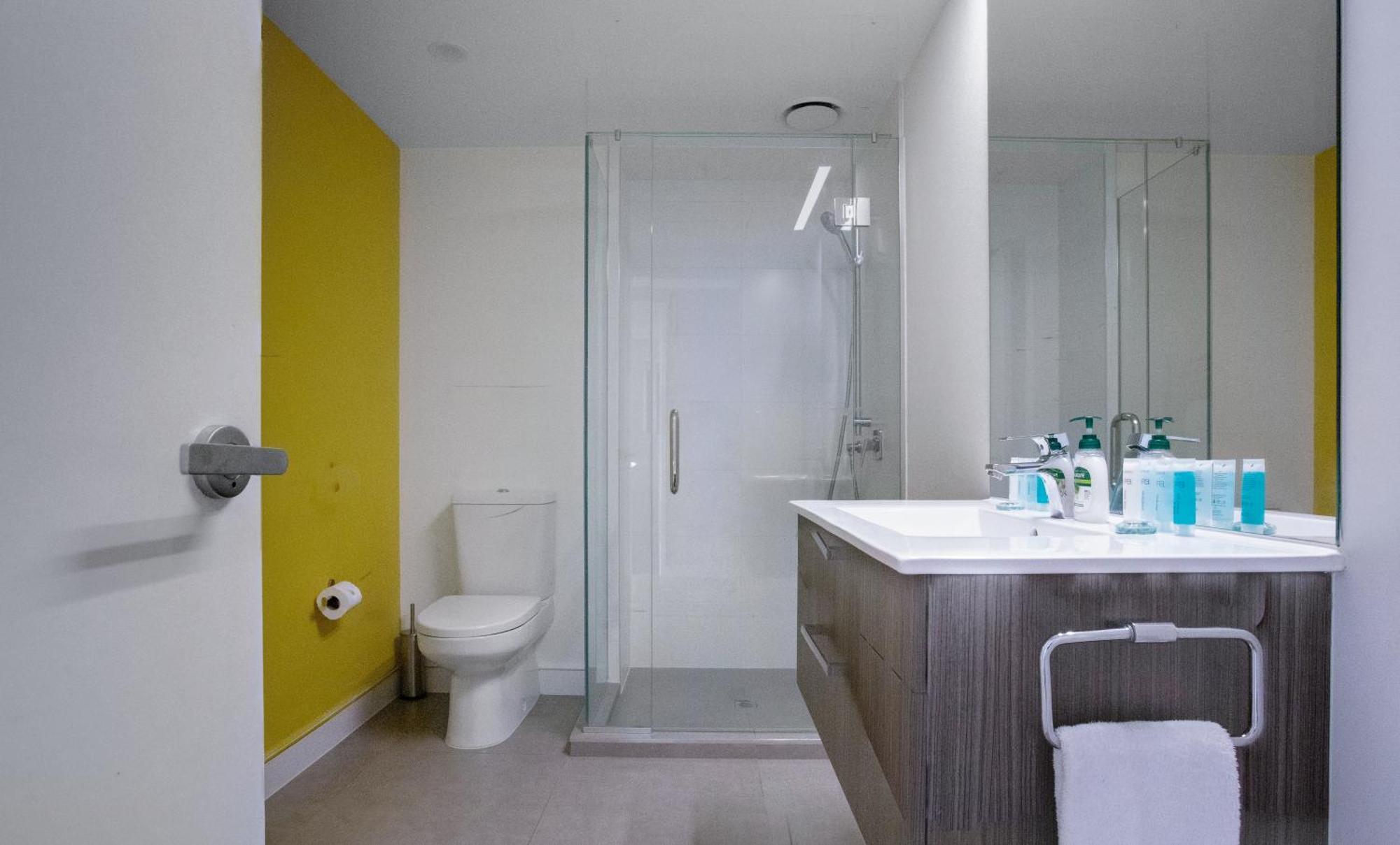 Skyline Serenade With Skycity View And Parking Apartment *